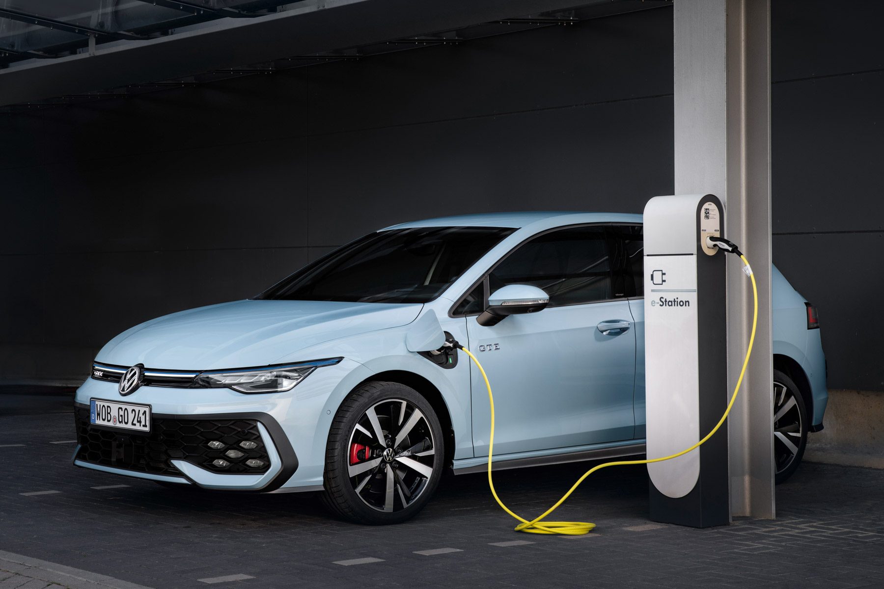 Aufgefrischter VW Golf 8 als Plug-in-Hybrid bestellbar - electrive.net