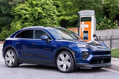 chargepoint ladestation charging station usa porsche macan 2024 02 min