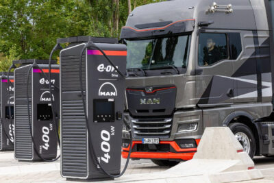 eon man e lkw ladestation karlsbeld muenchen 2024